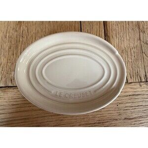 Le Creuset Stoneware Oval Spoon Rest Meringue NEW